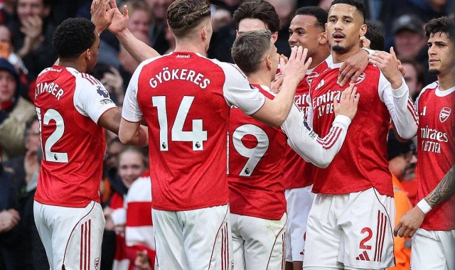 比赛日：伦敦德比变角球德比 切尔西快凑齐染红11人