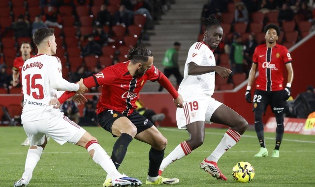 4-1,22岁巴萨旧将发威,西甲第18大胜西甲第14,塞维利亚无缘2连胜