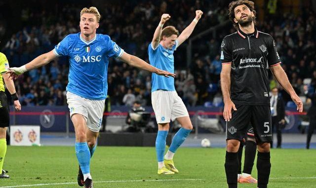 意甲｜那不勒斯胜克雷莫内塞