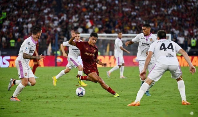 意甲：罗马主场迎战卡利亚里，罗马4亿身价竟打不穿副班长防线，三大致命伤曝光