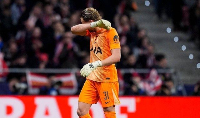 热刺门将遭罕见羞辱：首发仅17分钟被换下，0-3开局崩盘心态几近崩溃