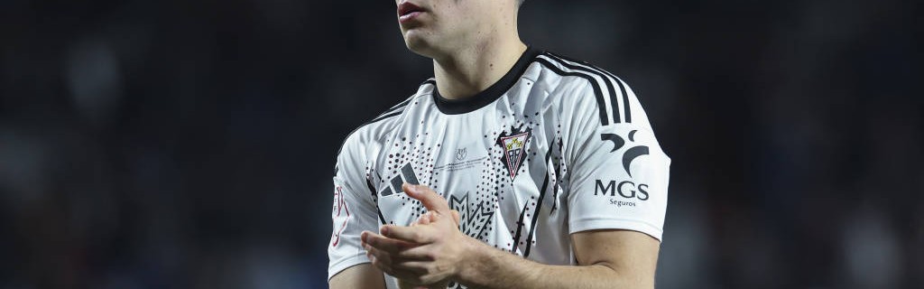 弗里克拥抱拉菲尼亚回归：吉罗纳之战巴萨能否借势回位西甲榜首？