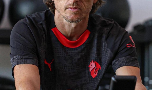 莫德里奇续约悬了？米兰欧冠生死战，40岁传奇的最后赌注！