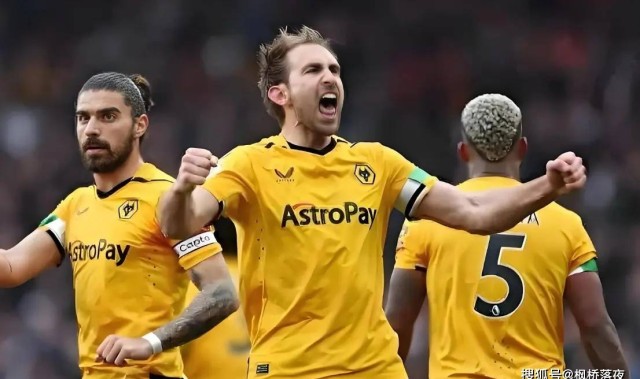 垫底狼队刀斩英超第3！埃梅里两度折戟同一死敌，维拉前四悬了？