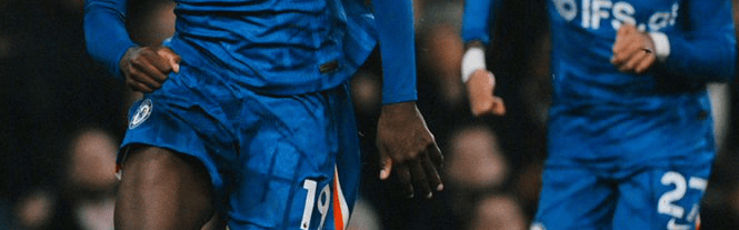 阿森纳2比1切尔西领跑英超，角球成为主题，红牌左右德比胜负